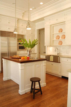 Cabinets in an 11ft kitchen