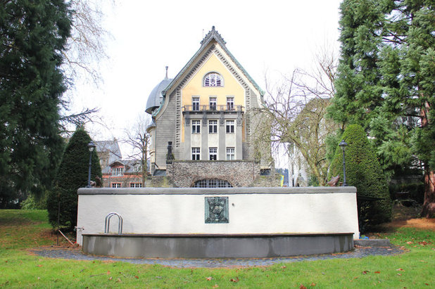 Классический Фасад дома by Laura Carbone