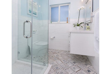 Example of a bathroom design in Orange County