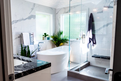 This is an example of a modern bathroom in Omaha.