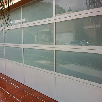 Garage Doors / Puertas de Garage