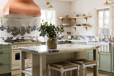 Kitchen - kitchen idea in Austin