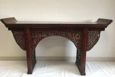 Highly-carved, elegant Chinese alter table