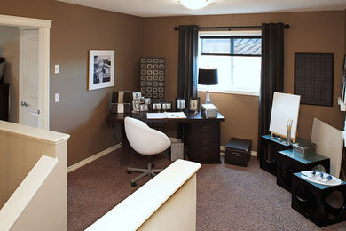 This is an example of a modern home office in Vancouver.