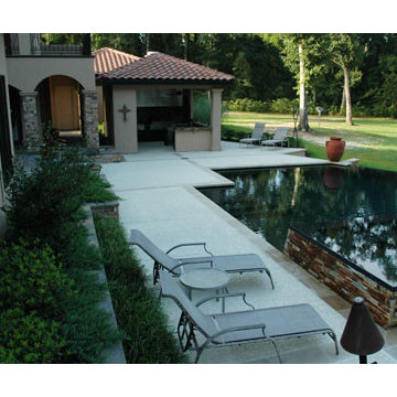 Contemporary Negative-Edge Pool