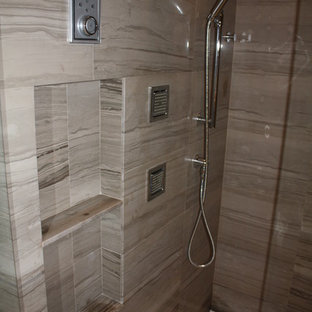 Idee per una stanza da bagno minimalista con piastrelle di marmo