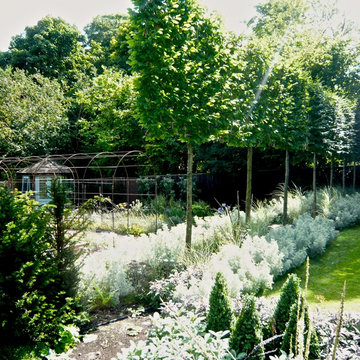A cottage garden in Streatley on Thames