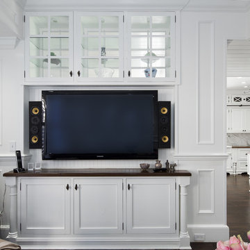 Filmmaker Interprets Luxury Yacht Interior in a 3-BR Home