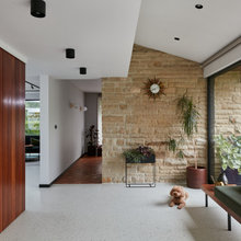 Houzz Tour: A 1950s Bungalow Gets a Retro Renovation