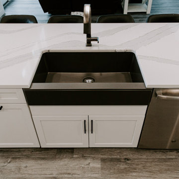 White & Black Modern Farmhouse Kitchen