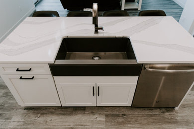 Transitional kitchen photo in Cedar Rapids