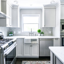 kitchen island & cabinets