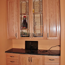 Iowa Oak Kitchen - Kitchen Cabinetry