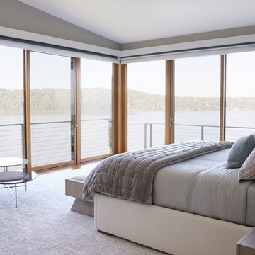 HOME ON THE HUDSON