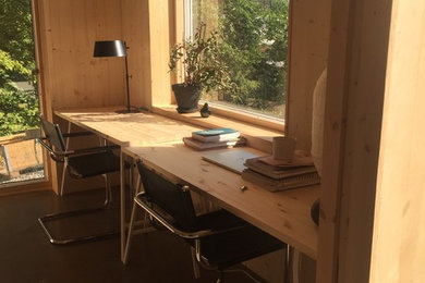 Foto på ett litet minimalistiskt hem