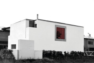 Example of a trendy home design design in Bologna