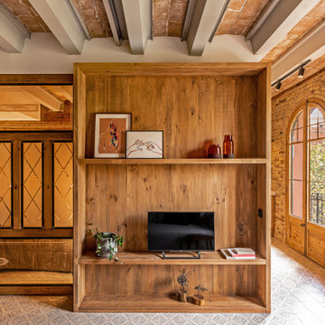 Mueble del televisor en madera natural