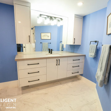 360 Bloor St E