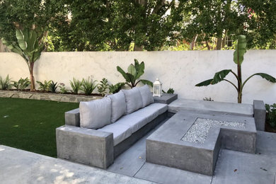 Patio - patio idea in Los Angeles