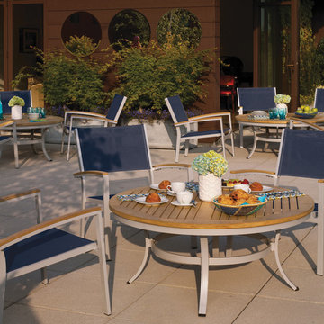 Travira Cafe Set on Patio
