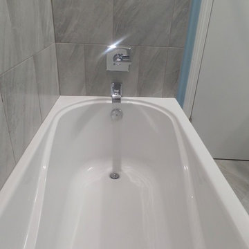 Tararidge Cove Hall Bathroom