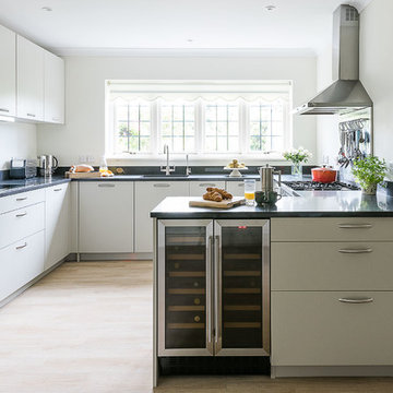 Kashimir Grey G Kitchen with Range Cooker and American Fridge