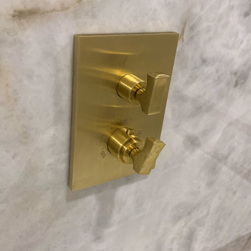 McCulloch Circle - Master Bathroom