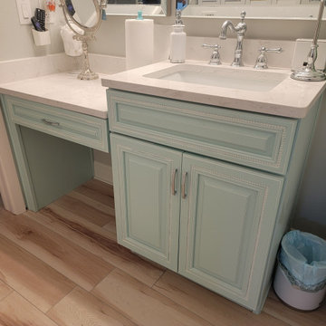 Yorktowne Cabinetry Kitchen / Designers Choice Bathrooms Palm Coast, FL
