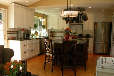 Inspiration for a timeless kitchen remodel in Seattle