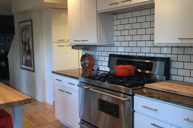 Example of a kitchen design in Denver