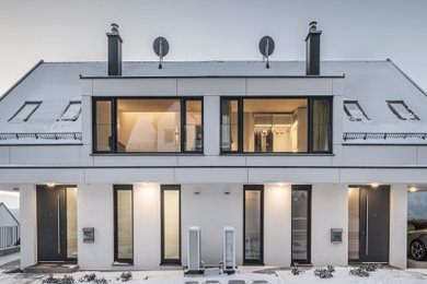 ニュルンベルクにあるコンテンポラリースタイルのおしゃれな家の外観 (デュープレックス) の写真
