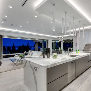 2592 Rosebery Avenue West Vancouver