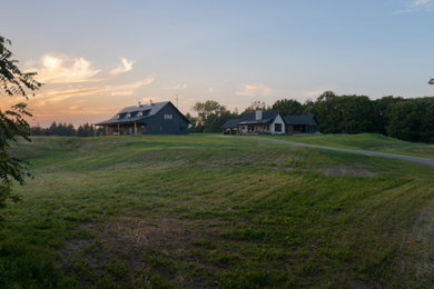 Large country exterior home photo in Minneapolis