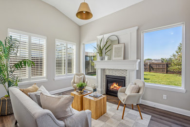 Living room photo in Wichita