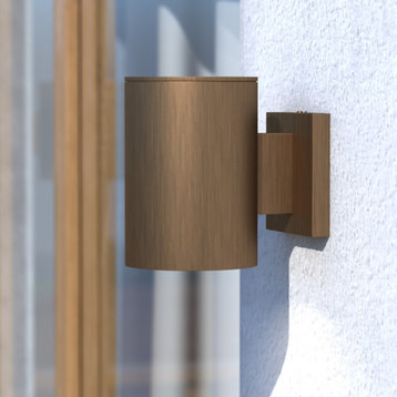 Vaxcel Chiasso 7.25 in.H Outdoor Wall Light Warm Brass T0587