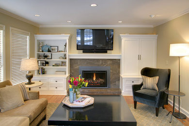 Family room - traditional family room idea in Minneapolis
