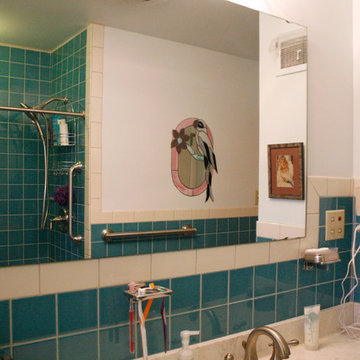 Retro Turquoise Bathroom in Milford