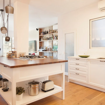 • GIRONA APARTMENT •