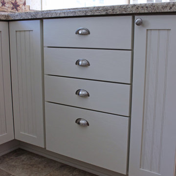 Kitchen Design: Mid Continent Cabinetry, Wilsonart Quartz Pattern Countertop