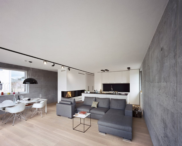 Architektur: Sachliches Wohnhaus aus Hightech-Beton bei München