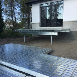 Multi-level Paverdeck Pool - Landscaping Stones And Pavers