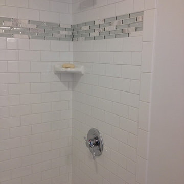 Powell Avenue Main Bath
