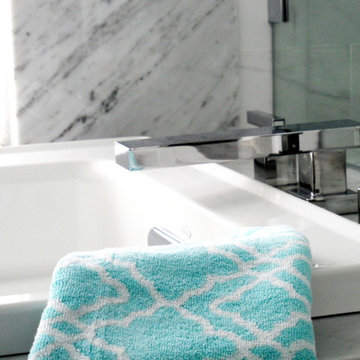 Granada Hills, White Bathroom