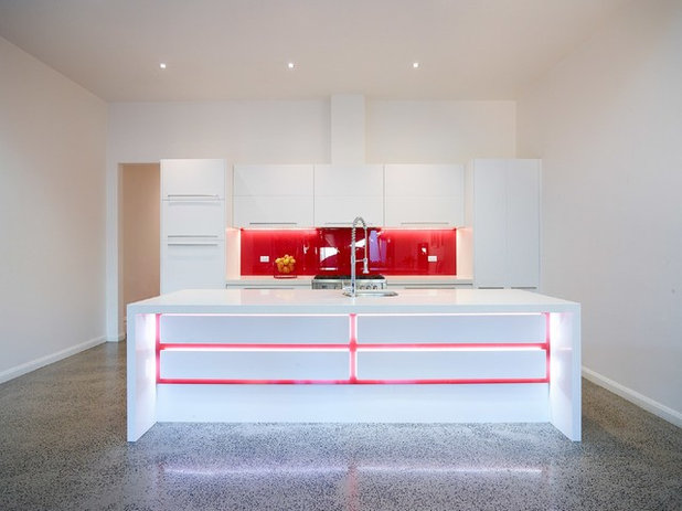 Modern Kitchen by Hutch & Co Design