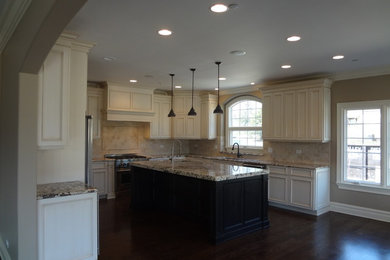 Example of a classic kitchen design in Chicago