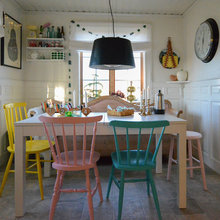 Houzz Tour: A Swedish Farmhouse With a Pastel Take on Christmas