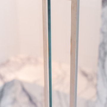 Frameless Shower with Low Iron Glass