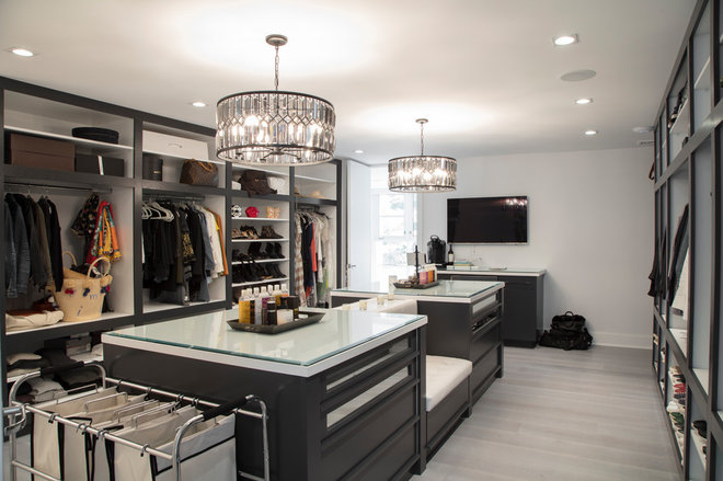 Contemporary Closet by RTH Building Company