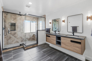 Example of a minimalist bathroom design in Denver