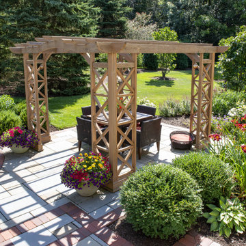 Farmhouse Pergola - Hawthorn Woods, IL